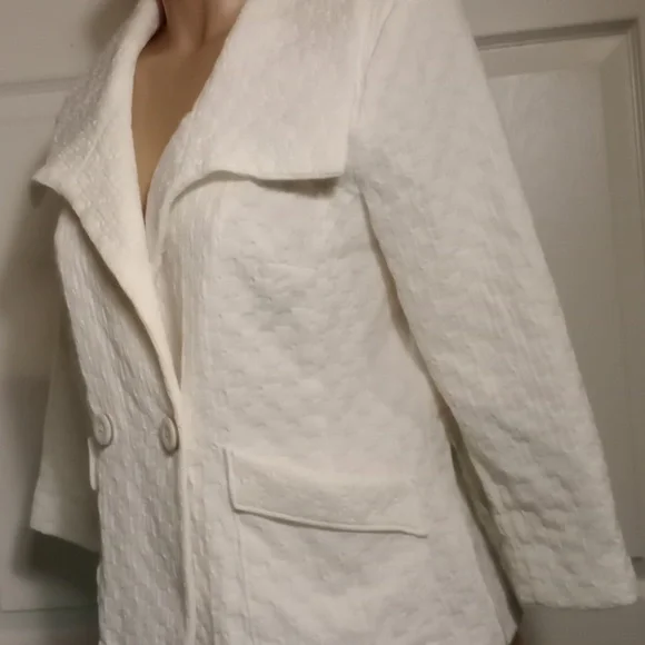 CAbi White Quilted Open-Front Blazer - Picture 3 of 14